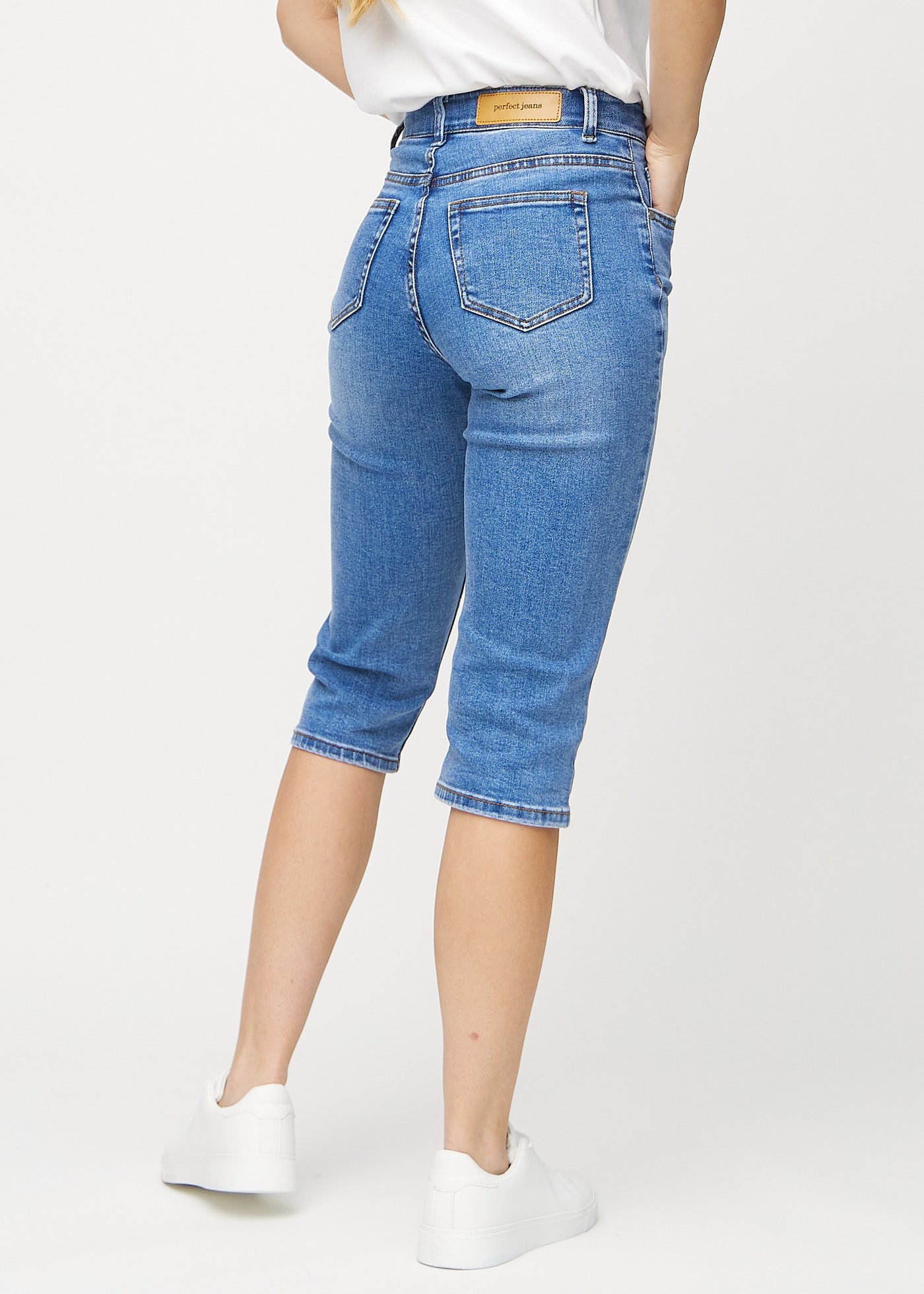 Denim regular capris set bagfra, så man kan se hele produktet.