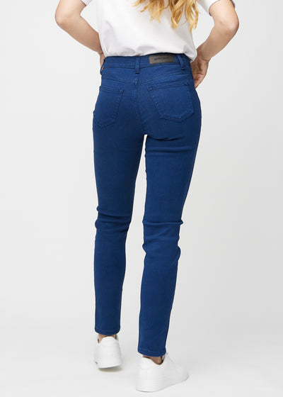 Mørkeblå slim jeans set bagfra, så man kan se hele produktet.